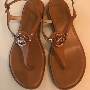 MK THONG SANDALS